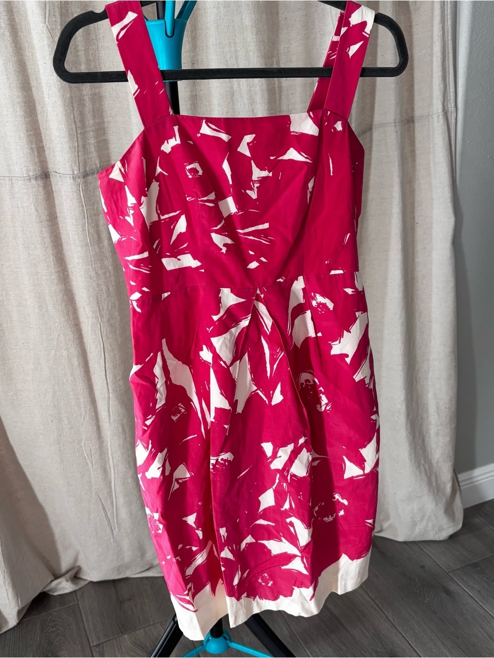 Banana Republic bright pink and White floral Dress with pockets
